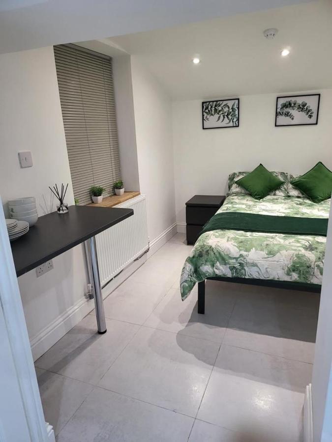 Fancy Basement Flat B Apartamento Londres Exterior foto