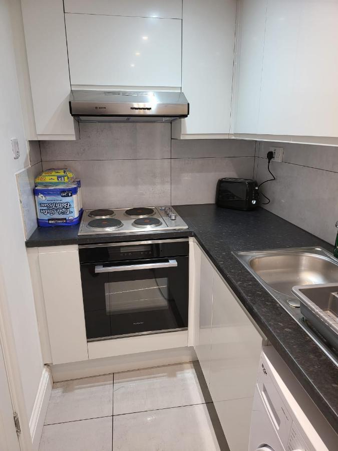 Fancy Basement Flat B Apartamento Londres Exterior foto